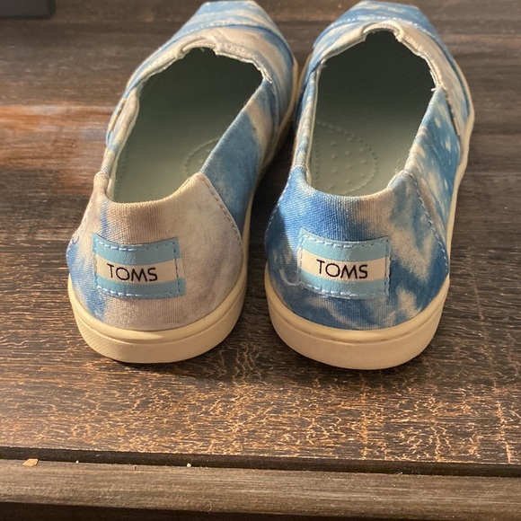 Kids Toms… Tie Dye - Picture 4 of 9